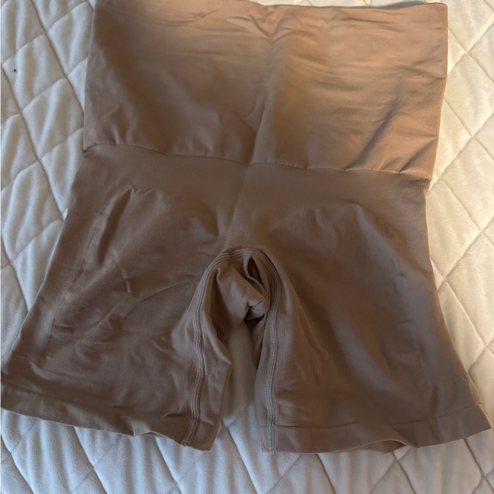 YITTY Seamless High-Waisted Shapewear in Nude